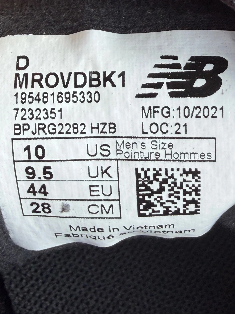 NEW BALANCE BLACK/WHITE ROAV DECON FRESH FOAM SNEAKER.LIKE NEW! MEN’S 10.